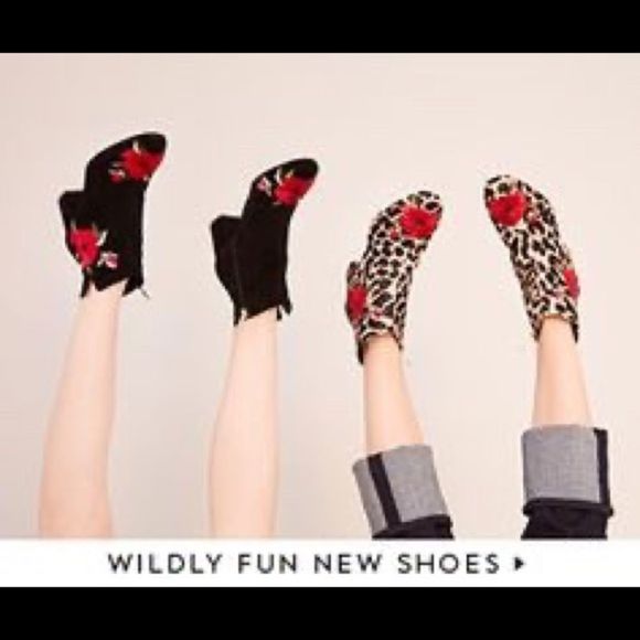 Kate Spade Black Floral Embroidered Ankle Boots - Picture 7 of 9